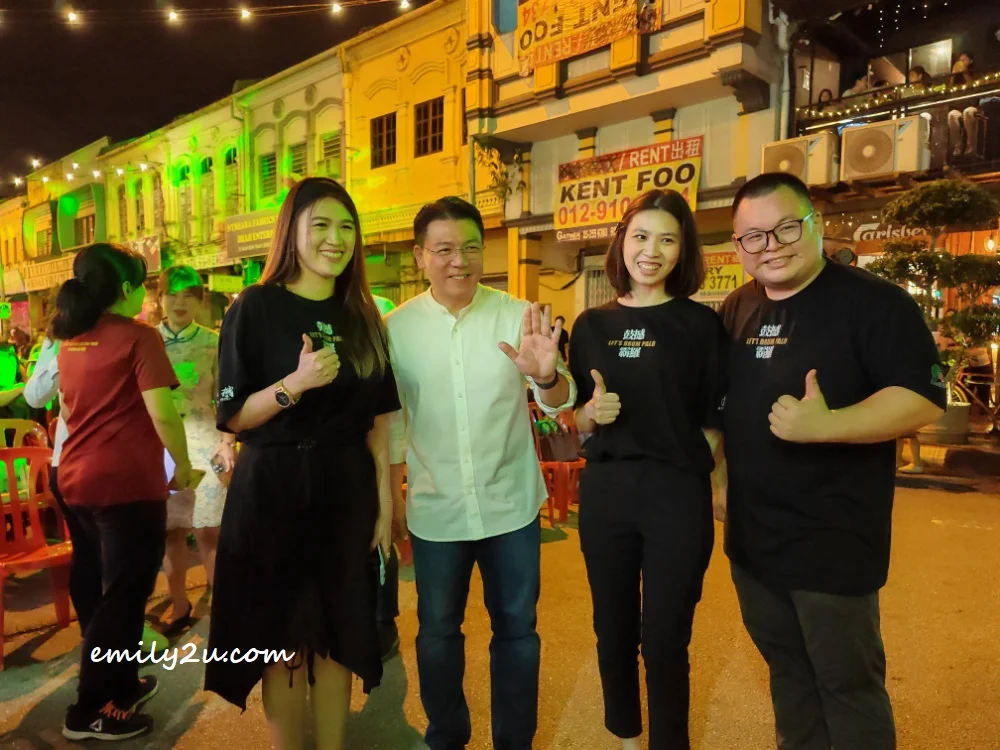 Minister of Local Government Development (KPKT) YB Nga Kor Ming (2nd L) poses for a photo with Let's Drum Palo organisers