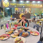Abang Bard wonders what to savour first at Port Kambing Bakar Ipoh St.18