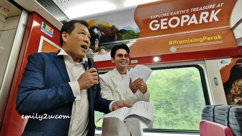 YB Tuan Loh Sze Yee, Chairman of the Perak State Tourism, Industry, Investment & Corridor Development Committee reads the speech on behalf of YAB Menteri Besar Perak Datuk Seri Saarani Mohamad, with household name Izzue Islam (R) as the emcee