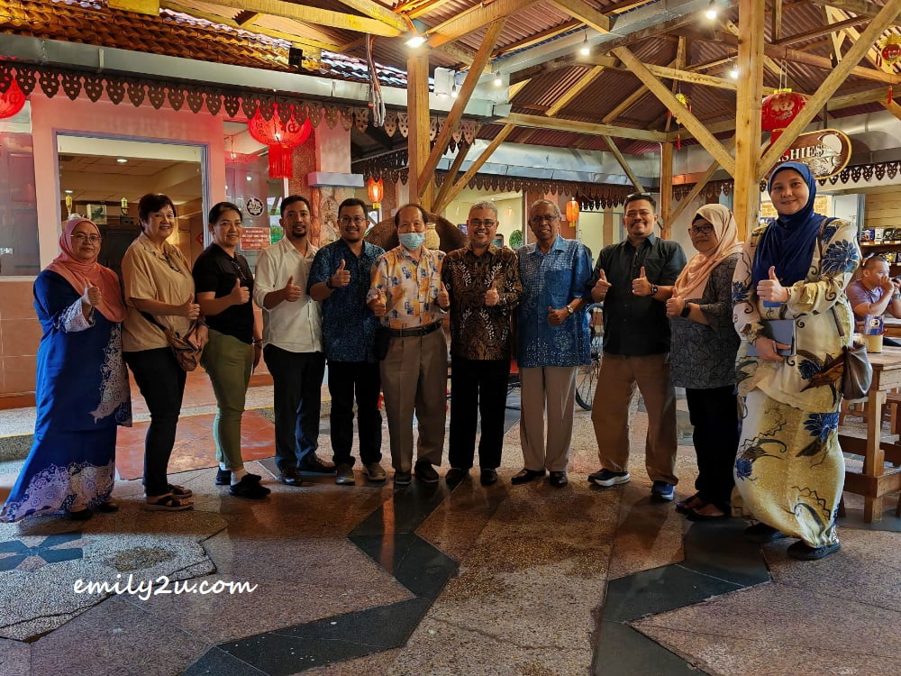 group photo of the participants of Tourism Teh Tarik Session