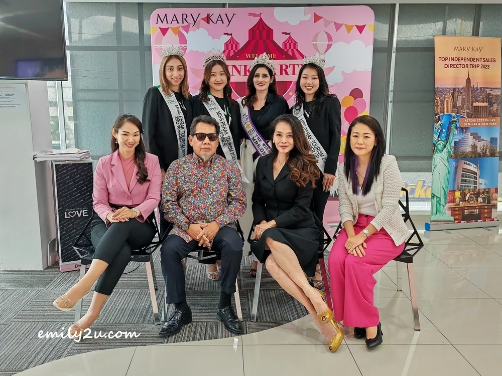 Miss Perak Tourism 2023 top three winners with Mrs Global Tourism 2023 Sangeet Kaur (2nd R standing), and seated (L-R) RNG Consultancy Project Partner Lam Woon Nee, Tourism Perak Chairman YB Dato' Mohd Kamil Bin Dato' Shafie, RNG Consultancy owner Rachelle Ng & Marketing Director of Mary Kay Malaysia Karen Ng (event sponsor)