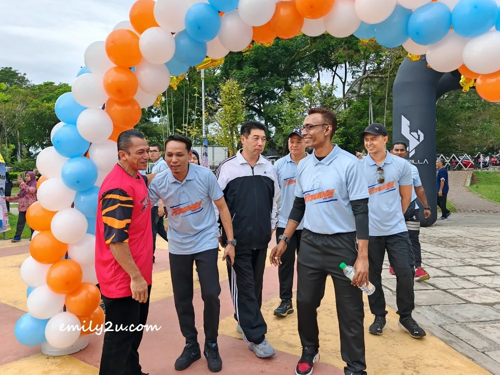 arrival of Perak State Legislative Executive Councillor (ExCo) for Communications, Multimedia & NGOs, YB Encik Mohd Azlan Helmi bin Helmi (2nd L)