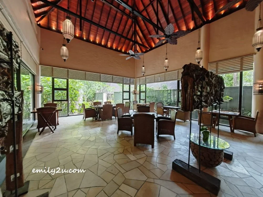 Pomelo Restaurant