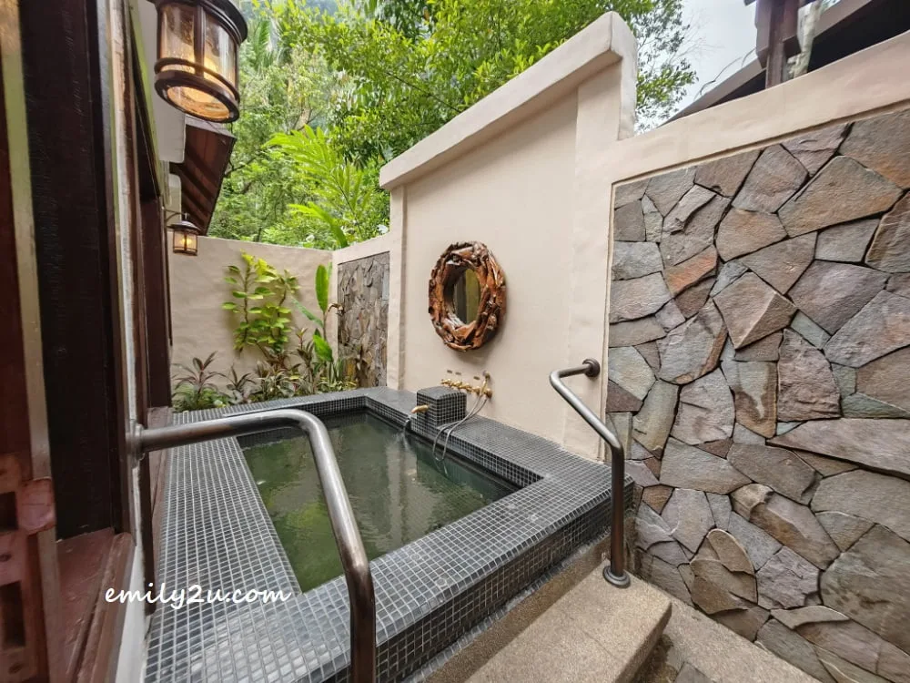 private geothermal hot spring whirlpool