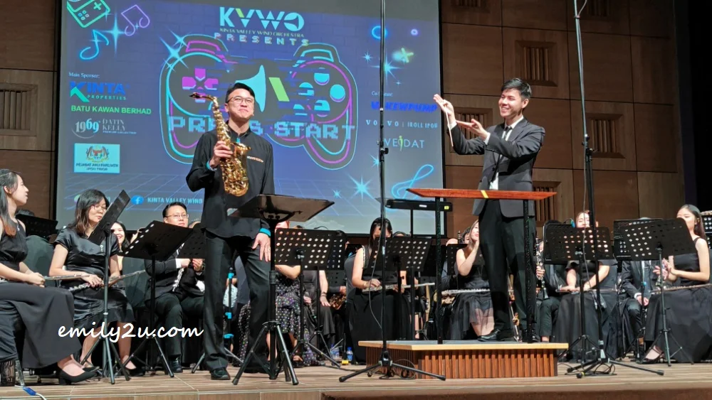 Aaron Chin as conductor collaborates with Dr. Low Chee Meng on the alto-saxophone