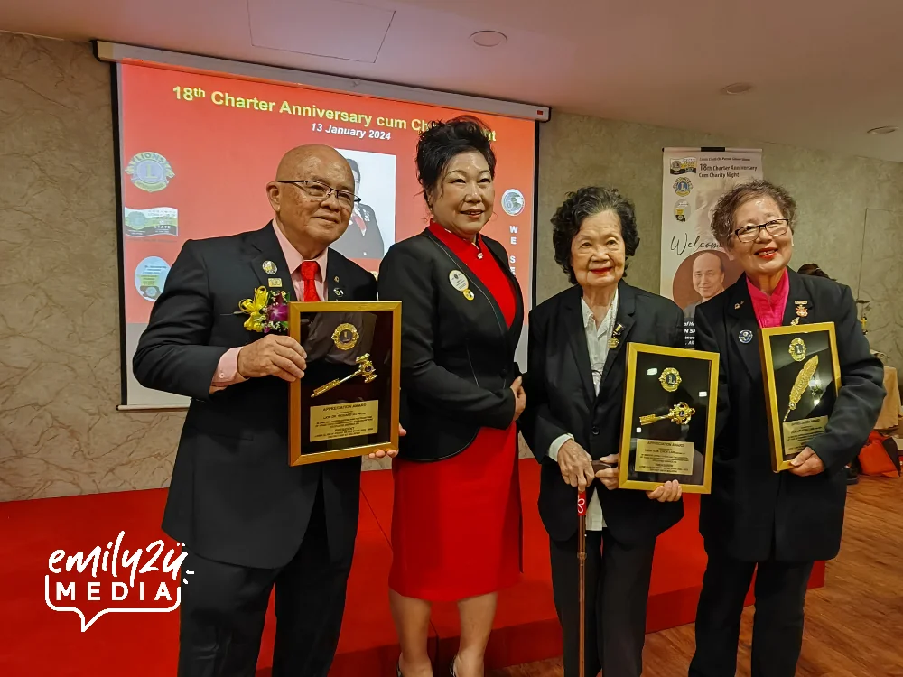 customary award presentation