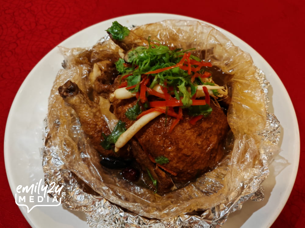 Foil Wrapped Steam Herbal Chicken with Fresh Ginseng