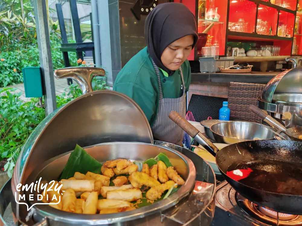 live-action stall: Gorengan Istimewa