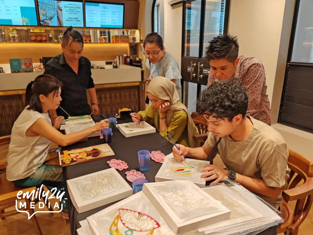 batik-painting activity