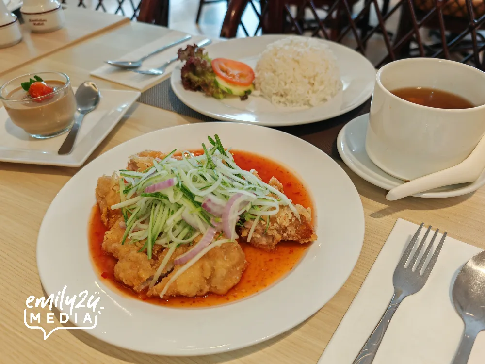 Chinese Set: Chicken Chop with Thai-Style Rice