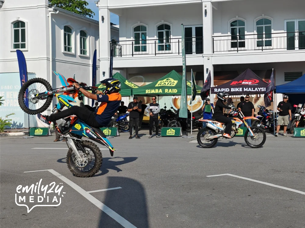 Acoi PangkoLo and lady rider Nor Shamira Azahar demonstrate their biking stills
