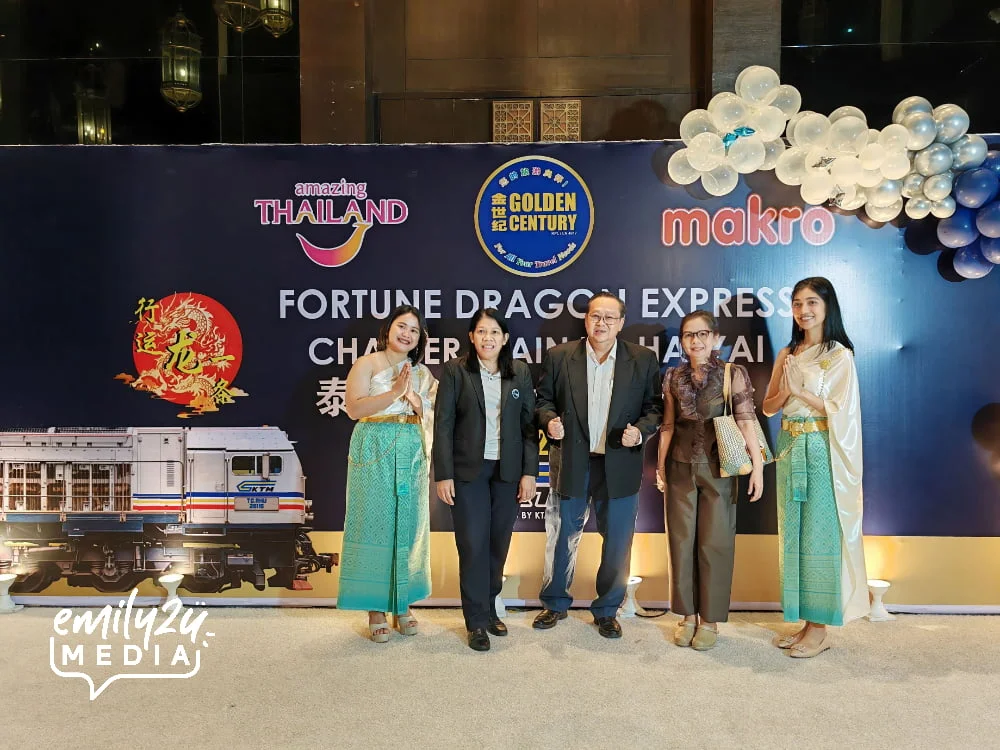 Mrs. Nongyao Jirandorn, Director TAT Hat Yai (2nd L); Mr. Jimmy Goh, Golden Century Managing Director (M) & Ms. Sirinthara Surakanitaya, Director TAT KL (2nd R)