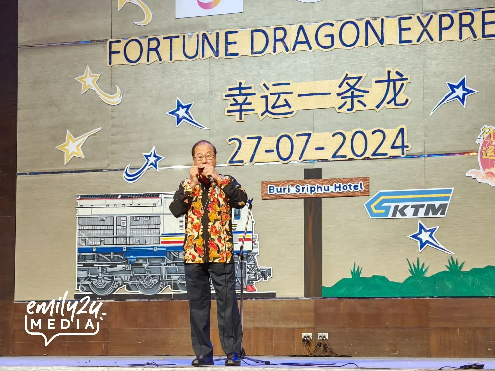 harmonica performance by world renowned Malaysian harmonica player, Mr. Chong Ah Kow