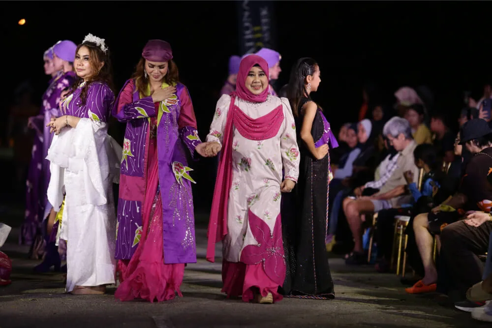 Galeri Ummi By Datin Seri Hj Syarifah Diamarti Aida (Batik Kiambang Bertaut)