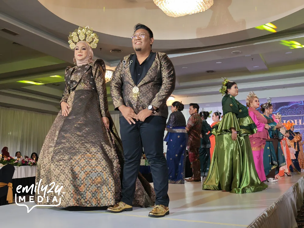 designer Khair Johari (R)