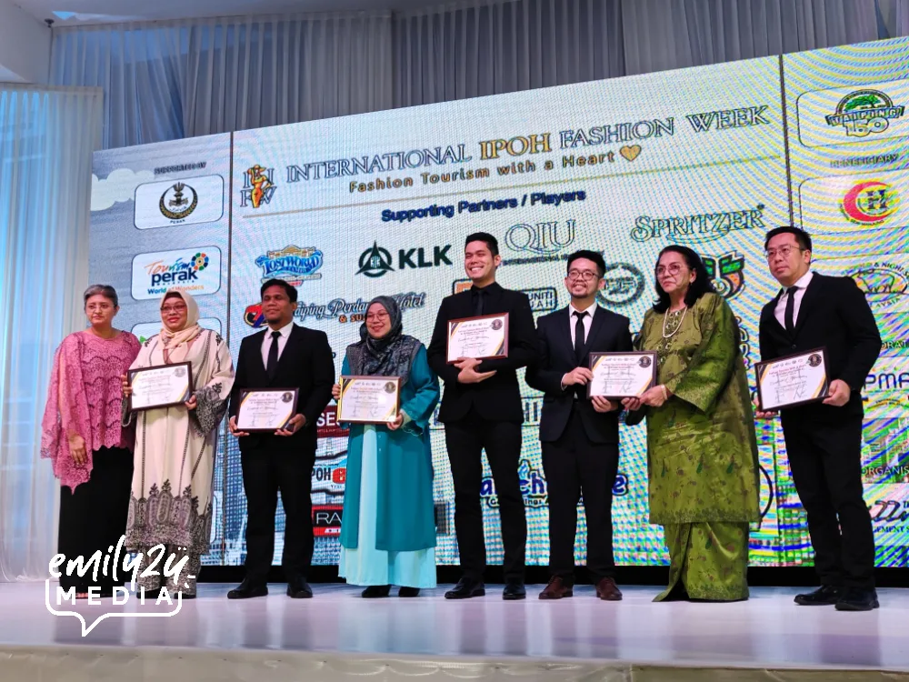 presentation of appreciation certificates