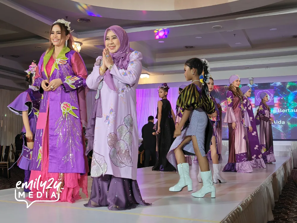 Datin Seri Hj Syarifah Diamarti Aida from Galeri Ummi (R)