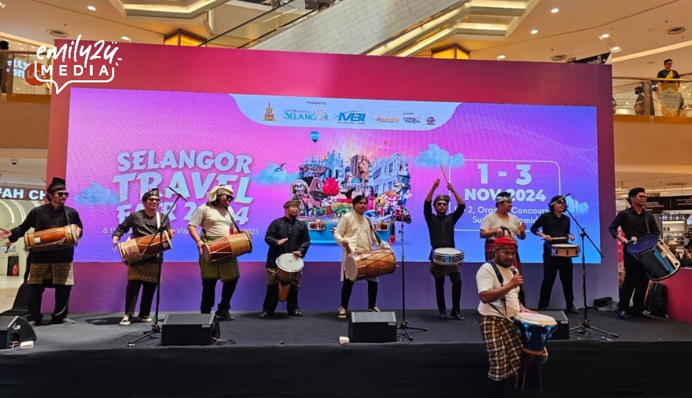 traditional performance at Selangor Travel Fair