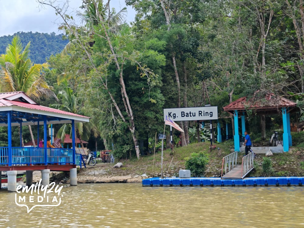 arriving at Kampung Batu Ring