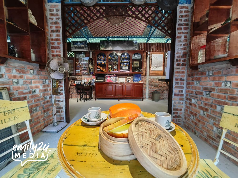 one of the exhibits in the new Chang Jiang White Coffee Gallery