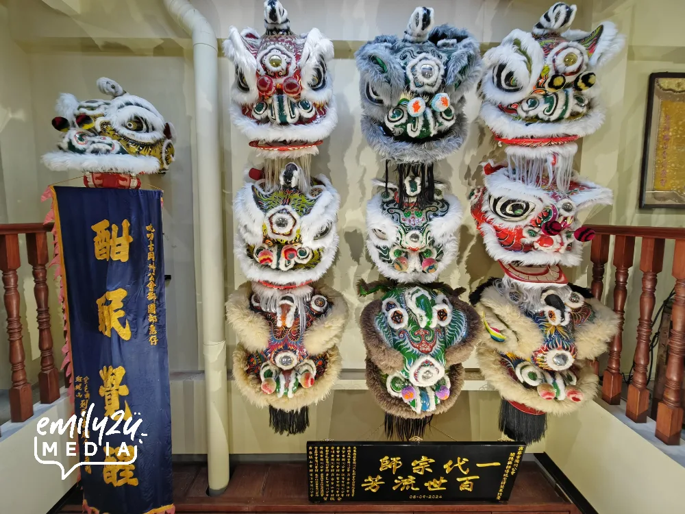 lion heads as decorations