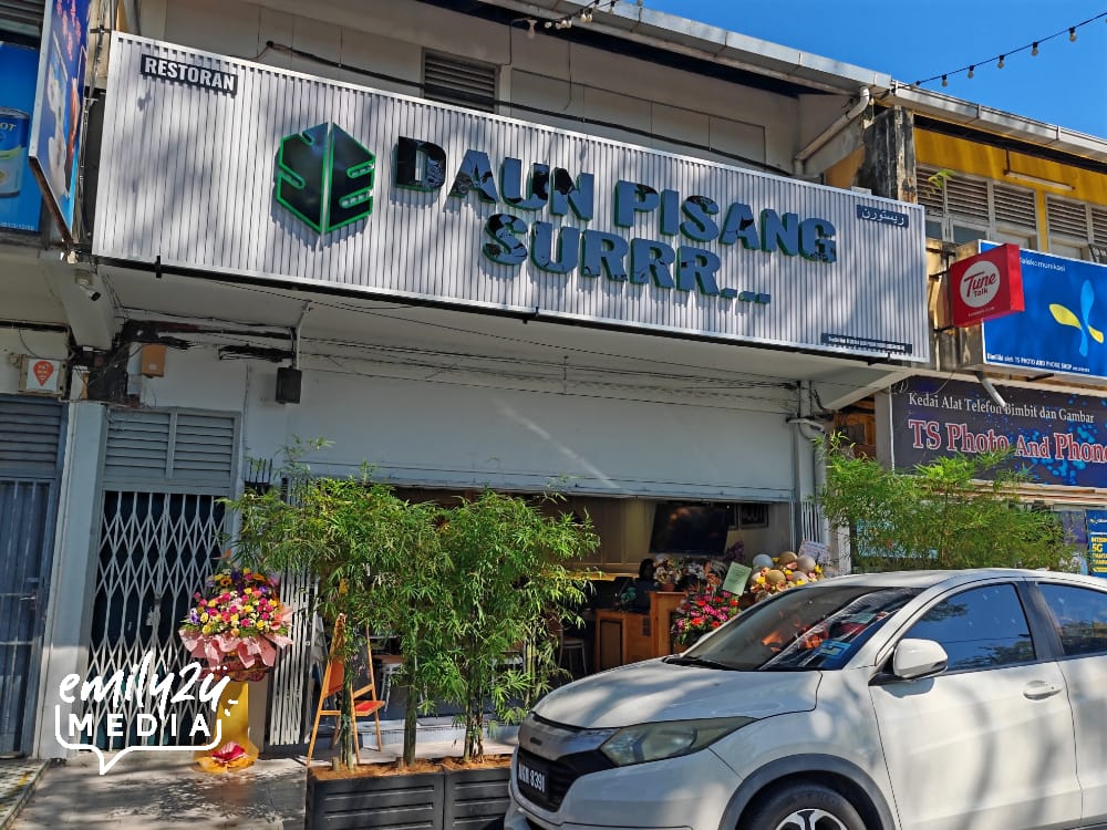 Restoran Daun Pisang Surrr...