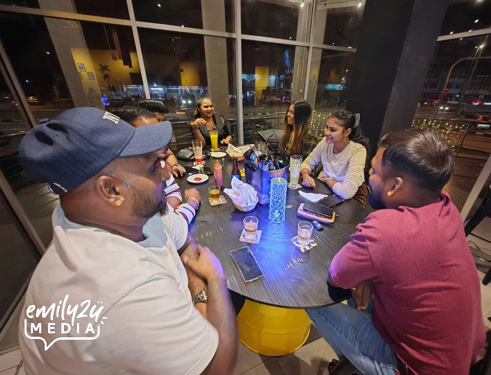 diners enjoying a good chat