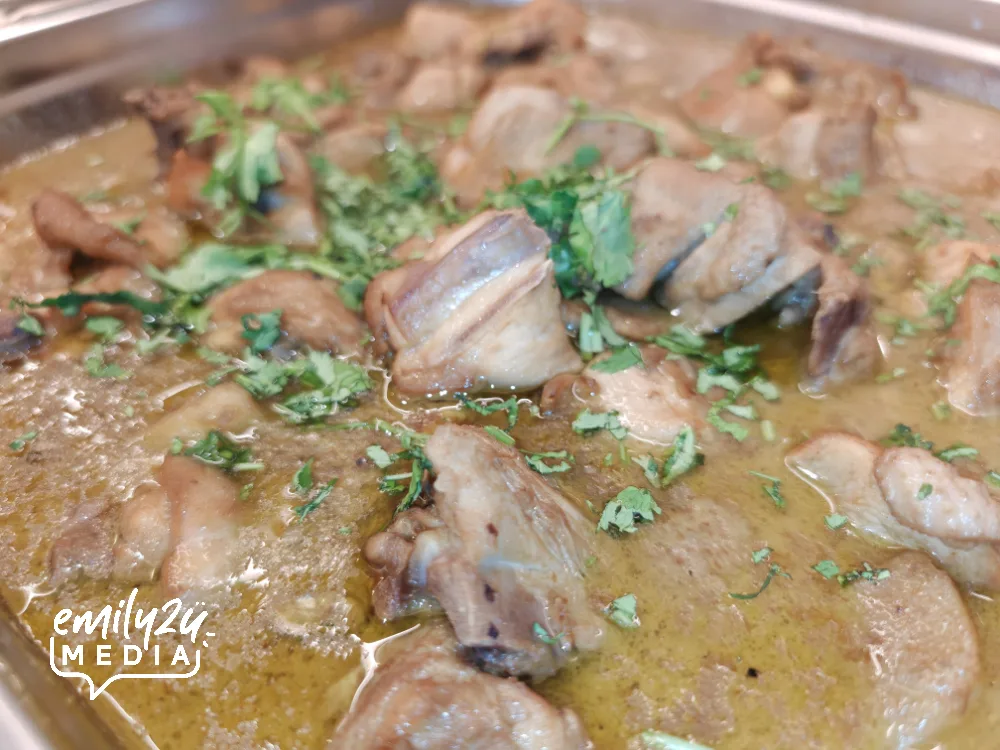 Ayam Kurma Berkentang
