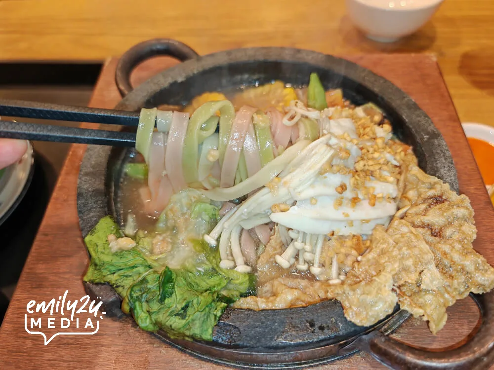 Sauna Mee with Fish with Tri-Coloured Noodles