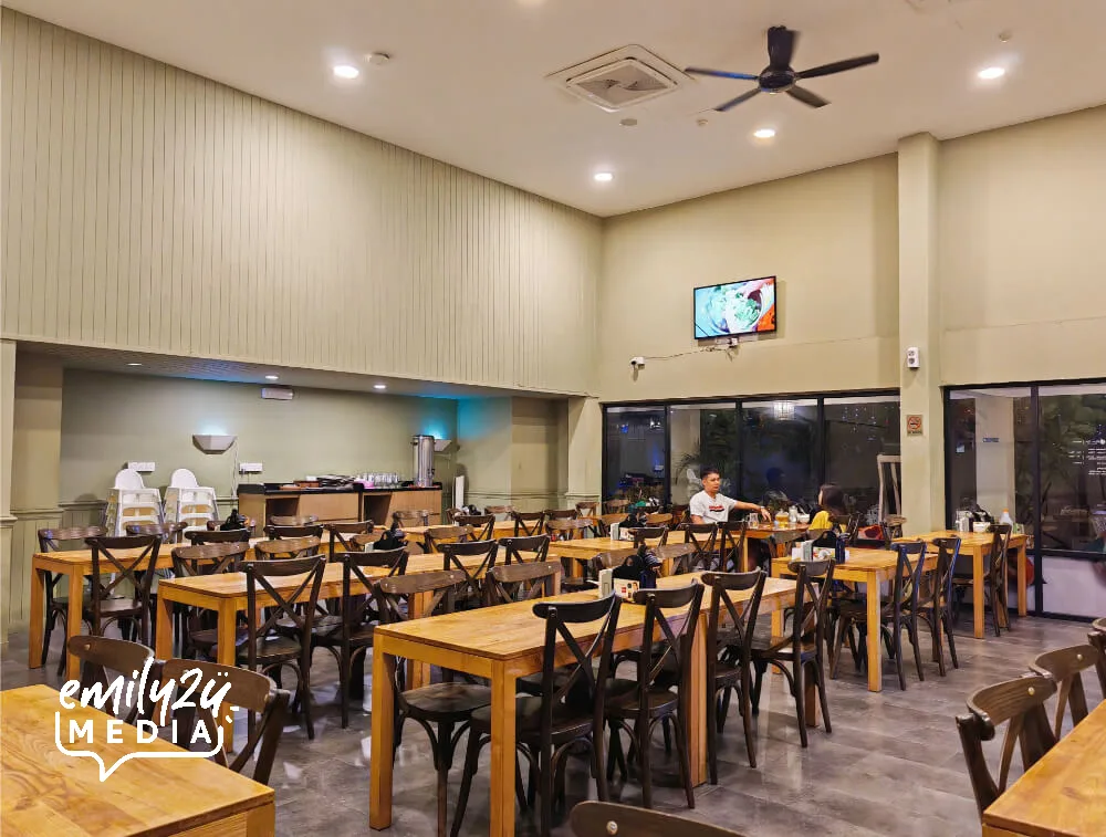Mama Kim Wellness Kitchen Melaka indoor seating