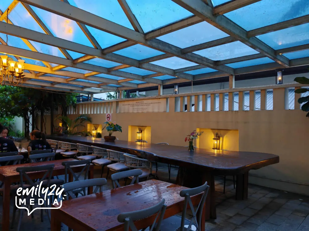Mama Kim Wellness Kitchen Melaka outdoor seating