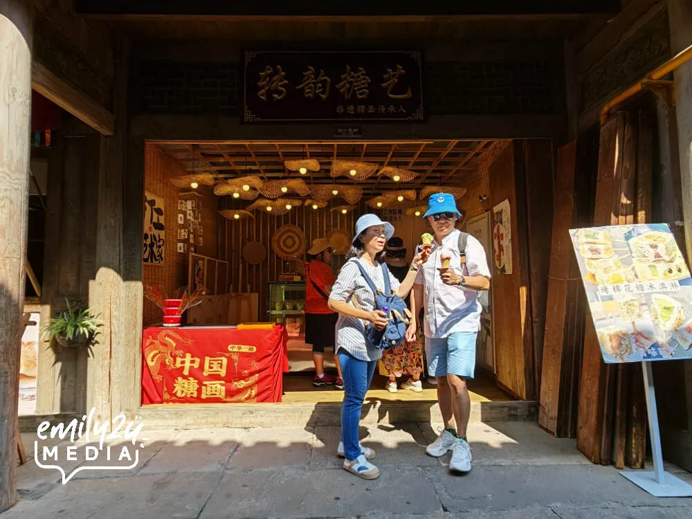 Mr & Mrs Elvin Yee enjoy ice cream in the afternoon