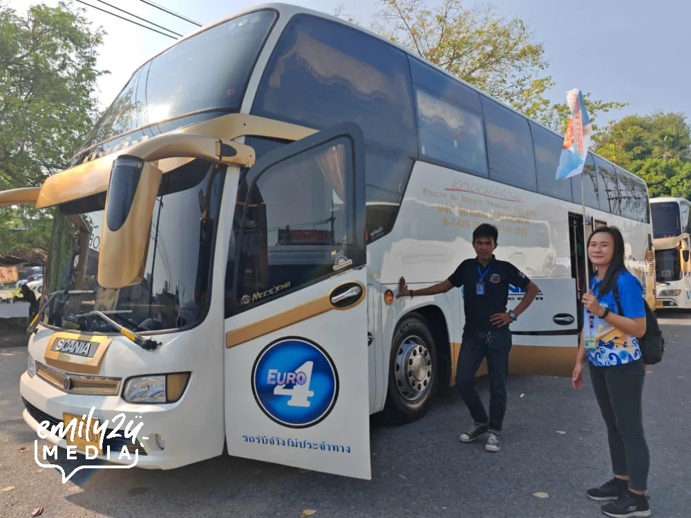 one of the limousine buses ready to whisk Fortune Dragon Express 3.0 passengers for their tour