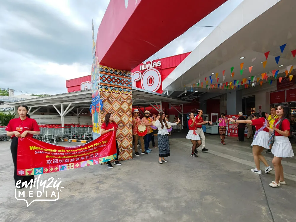 Makro Hat Yai welcoming team