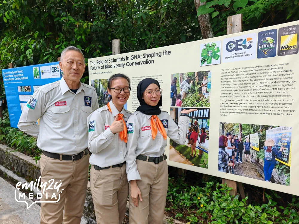 GNA Scientists Lim Wing Yun (M) and Nur Najmin (R) with Department Manager Eddie Chan (L)