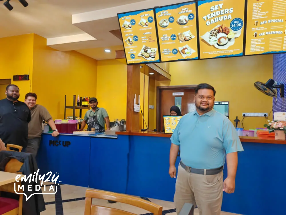 En Redzuan, creative designer & talent for Restoran Ayam Gepuk Pak’An