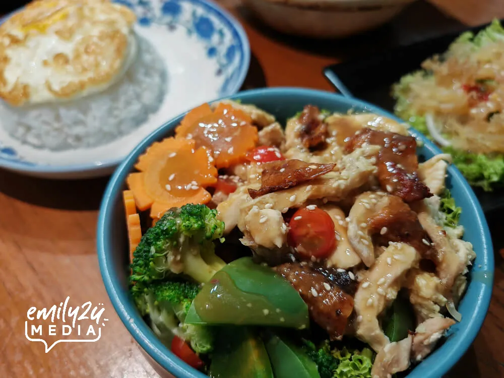Garlic Shredded Chicken with Rice