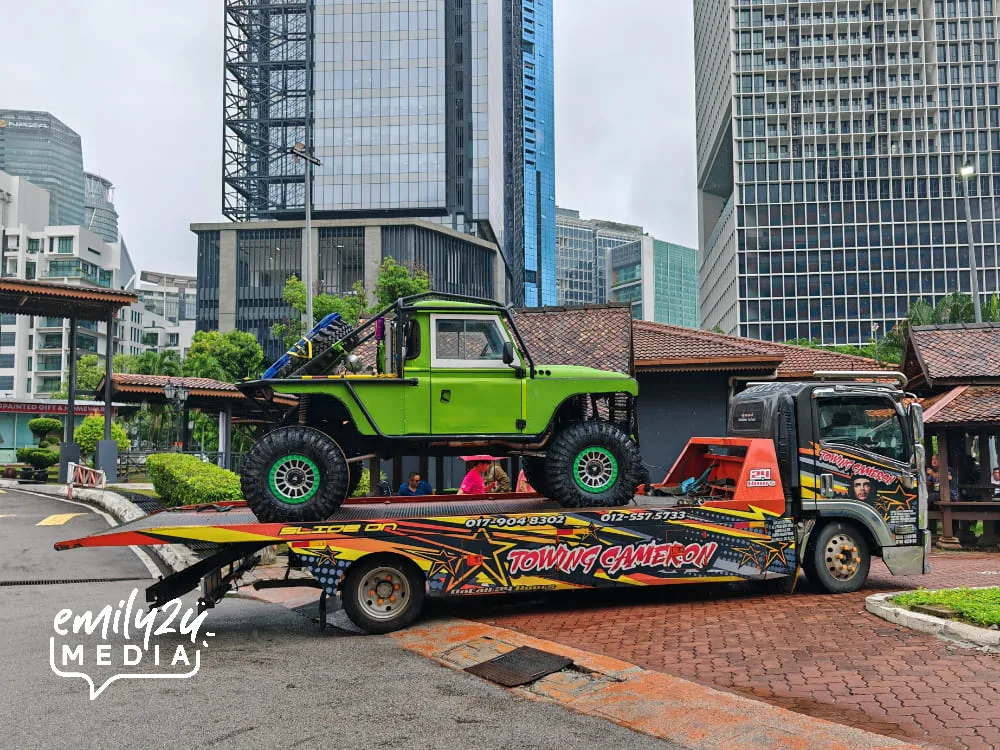 one more vehicle arrives