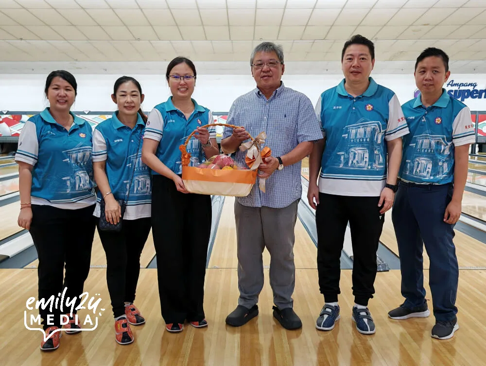 appreciation for Mr Ho Kat Ann (3rd R)