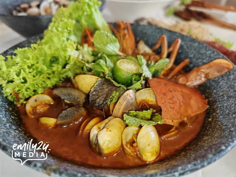 Signature Curry Mixed Seafood Soup with Noodles