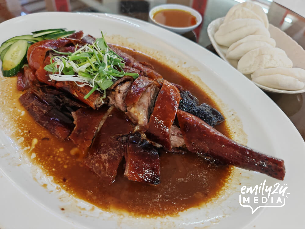 half bird roast goose with man tau and sour plum sauce