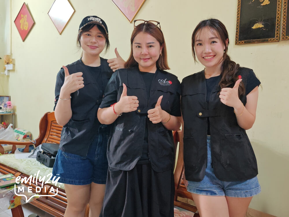 Artistic Makeup Academy headed by Yumi (centre)
