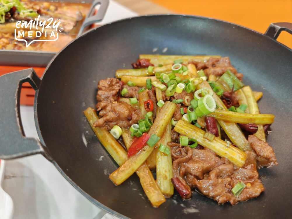 Stir-fried Beef with Celery