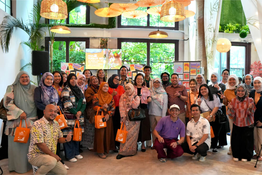 Tourism Selangor team with media and influencers