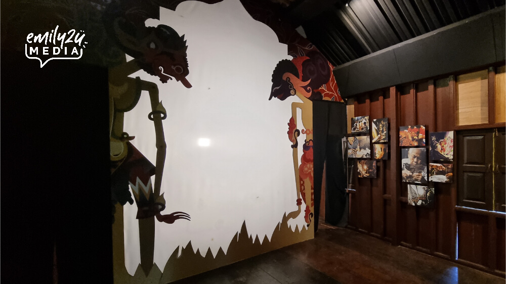 wayang kulit in Rumah Kelantan